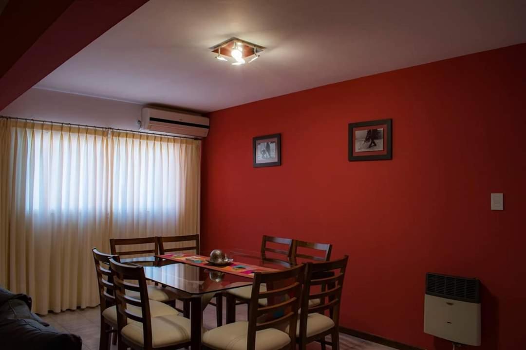 Amplio Departamento -excelente Ubicacion- Con Cochera Apartamento